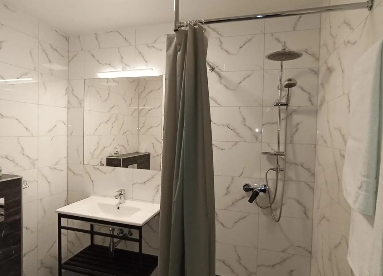 Aparthotel Kontrast Cracovia Polonia