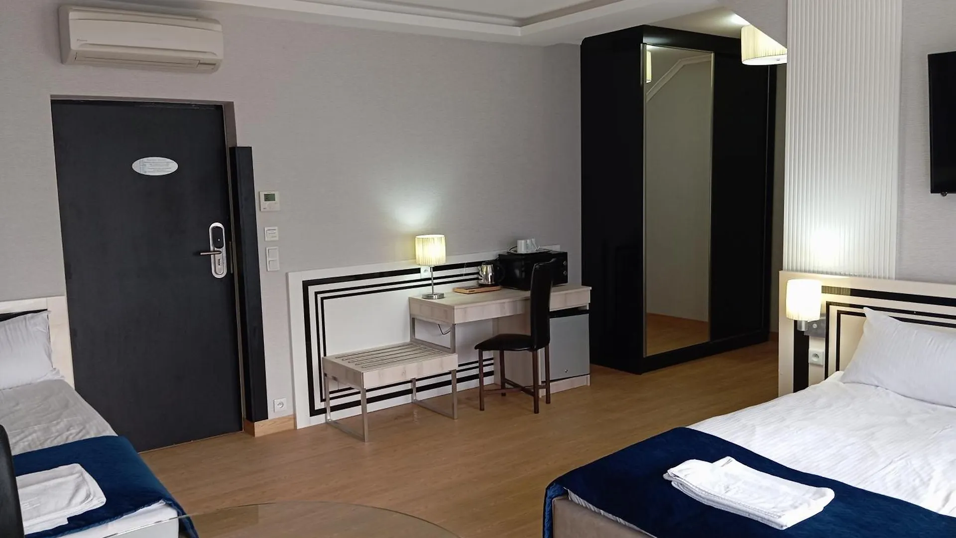 Aparthotel Kontrast Cracovia Polonia