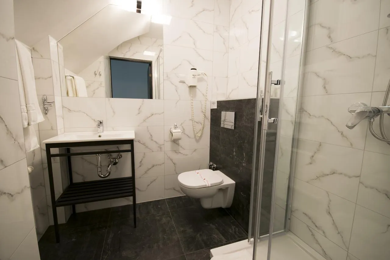 Aparthotel Kontrast Cracovia 4*,